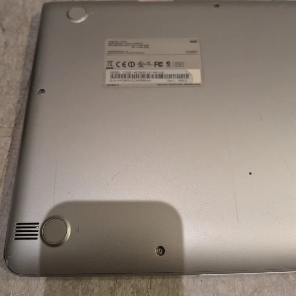 Samsung XE303 C12 Chromebook 11.6 1.7GHz, 2GB Ram with Charger